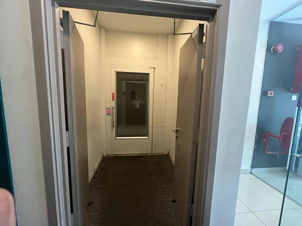 Smile Hotel Subang Airport 샤알람 외부 사진