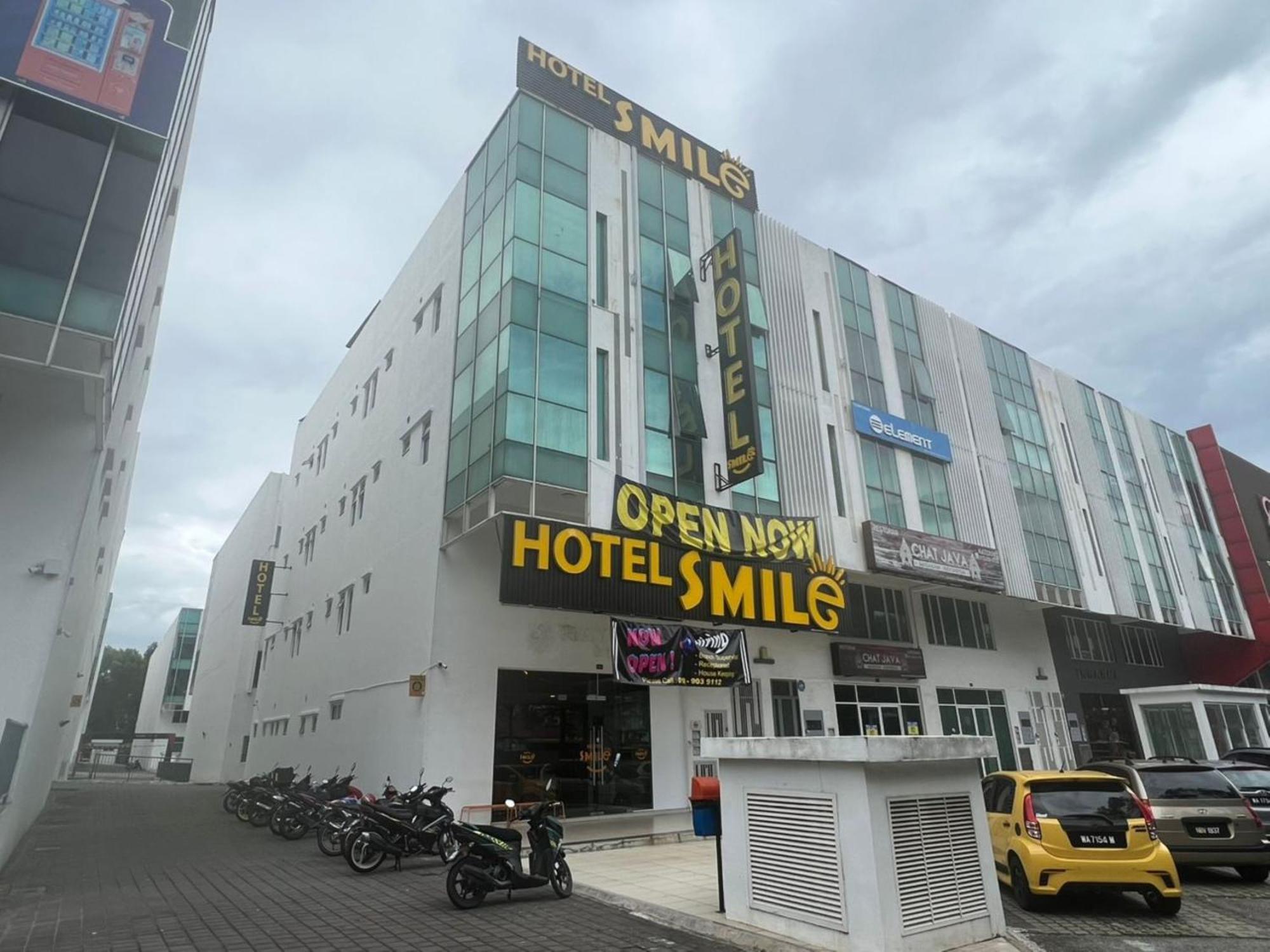 Smile Hotel Subang Airport 샤알람 외부 사진